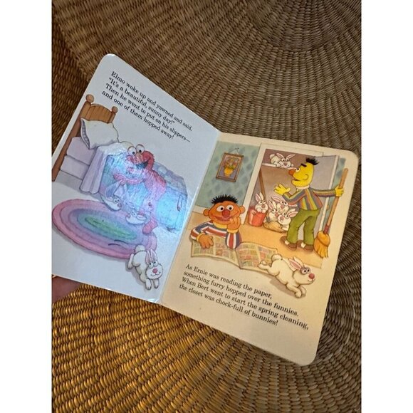 The Bunny Hop (Sesame Street): An Easter Board Book for Babies and ToddlersBook - Picture 8 of 11